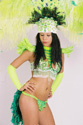 braziliaanse danseres groene kleding
